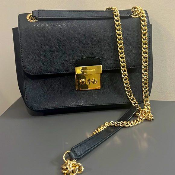 Michael Kors Crossbody Black - Picture 1 of 1